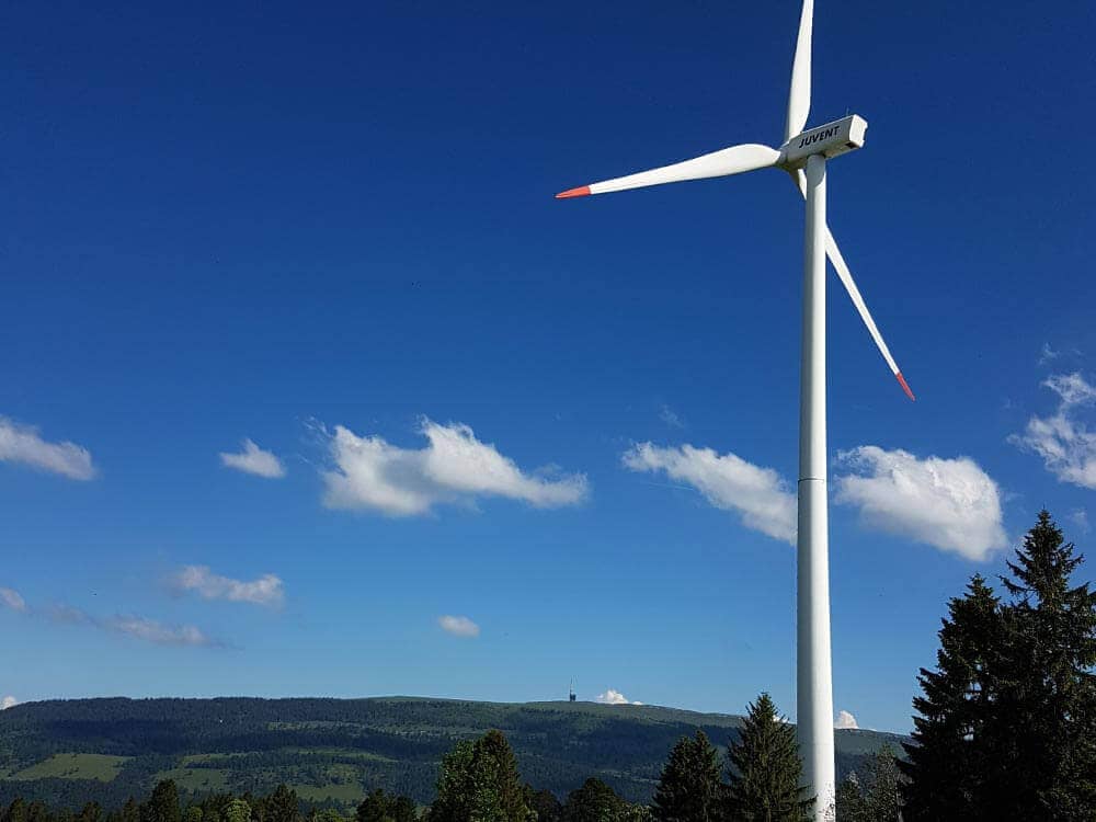 photo wind turbine Mt-Soleil route La Traversée UTJB